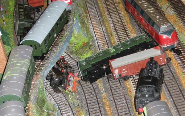 Räder müssenrollen für den Crash